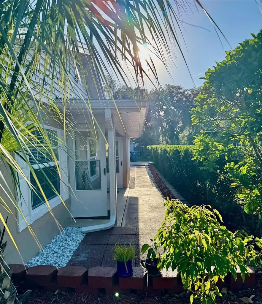910 W French Avenue Orange City FL 32763