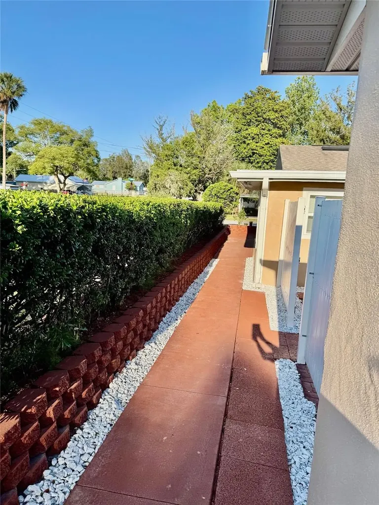 910 W French Avenue Orange City FL 32763