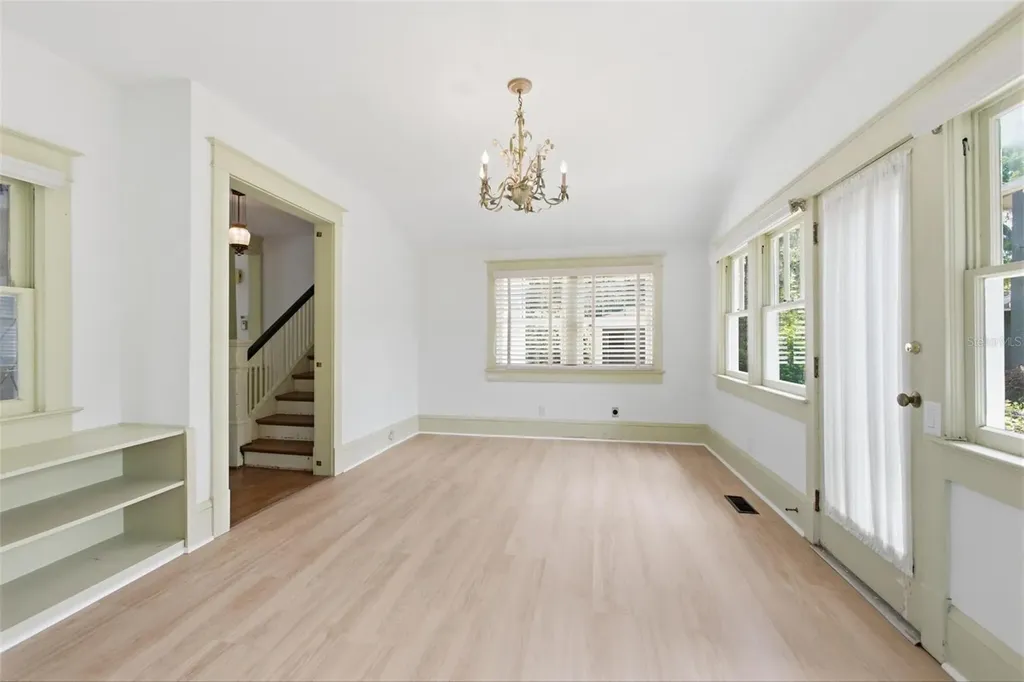 533 N Sans Souci Avenue Deland FL 32720