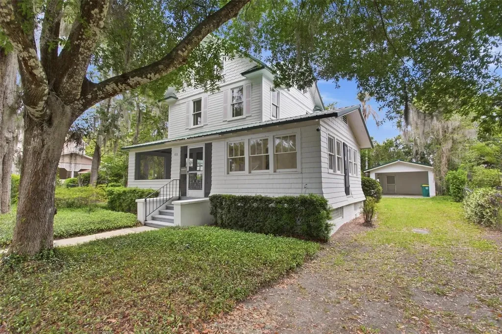 533 N Sans Souci Avenue Deland FL 32720