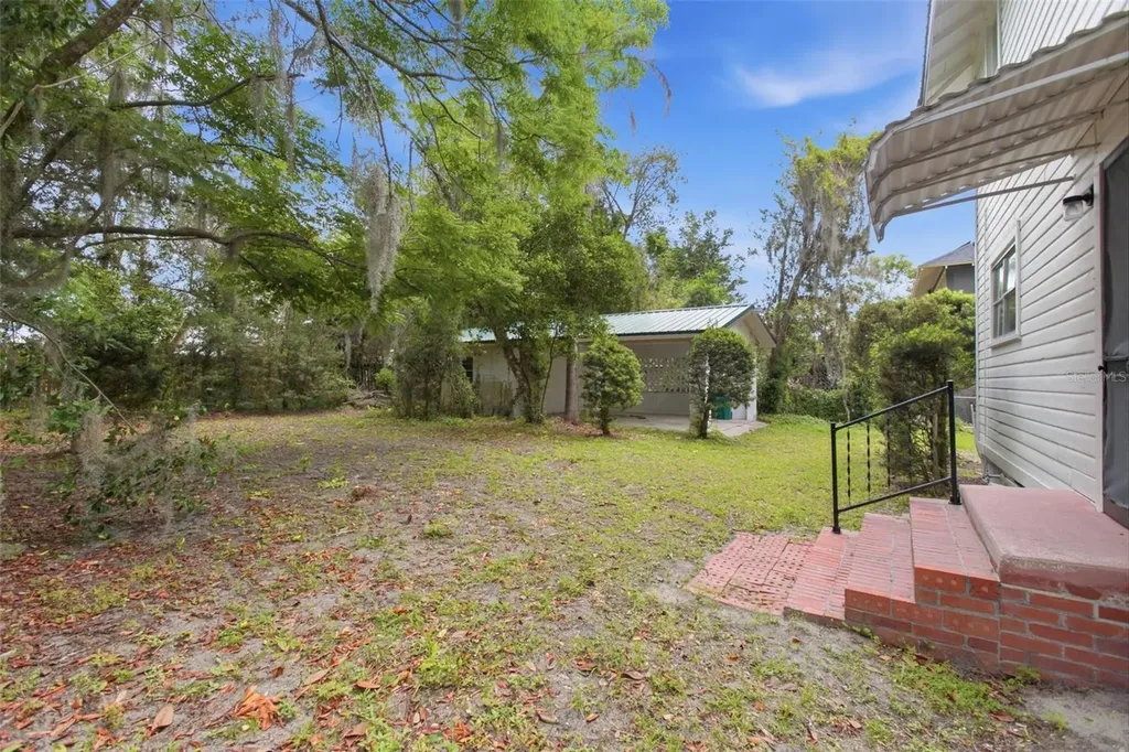 533 N Sans Souci Avenue Deland FL 32720