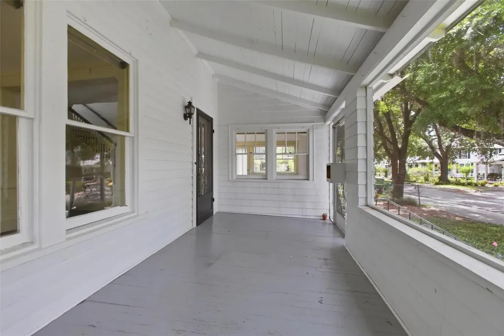 533 N Sans Souci Avenue Deland FL 32720