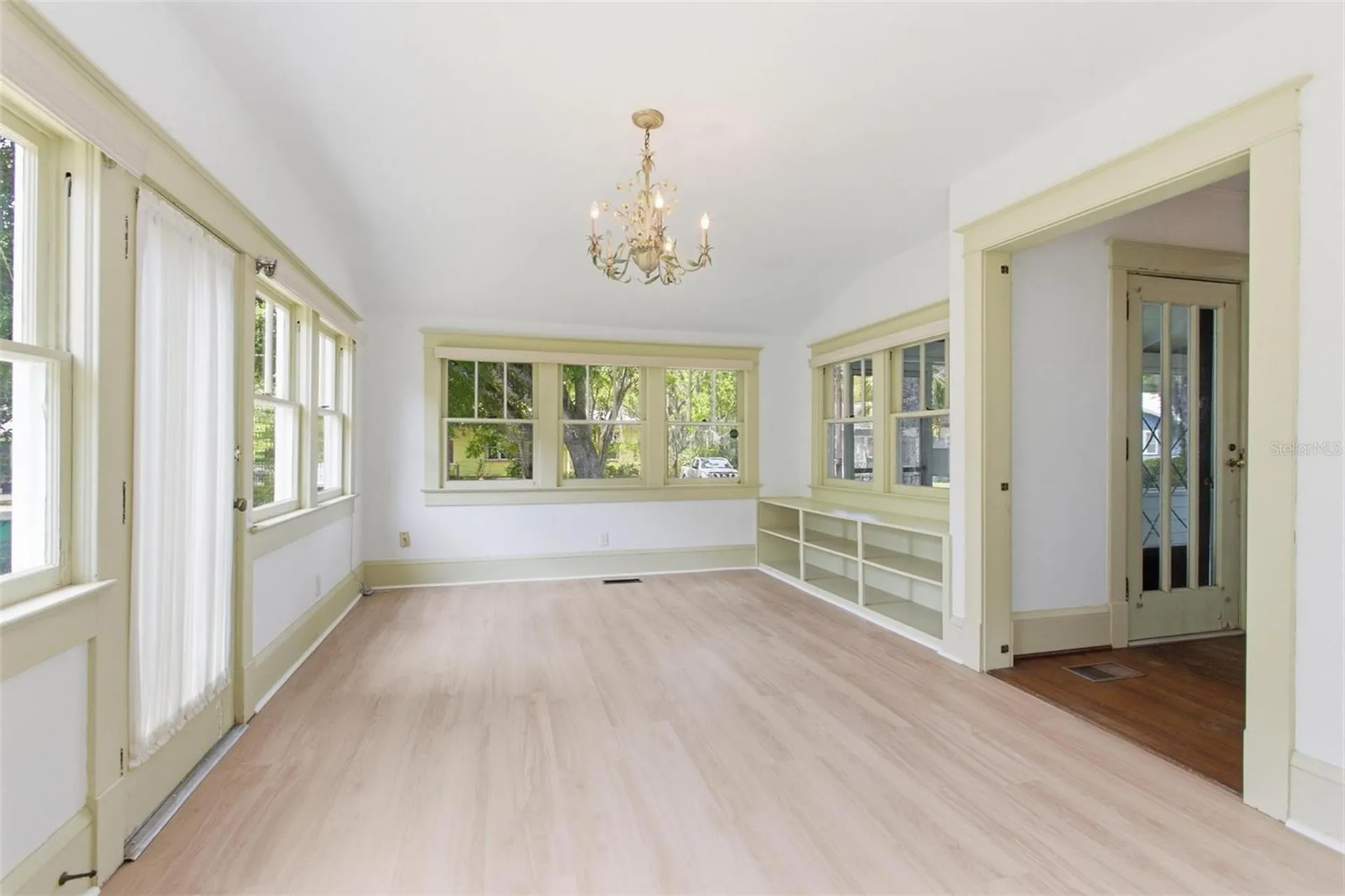 533 N Sans Souci Avenue Deland FL 32720