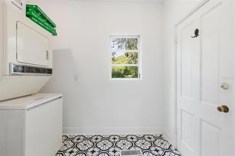 533 N Sans Souci Avenue Deland FL 32720
