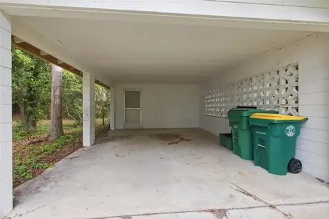 533 N Sans Souci Avenue Deland FL 32720