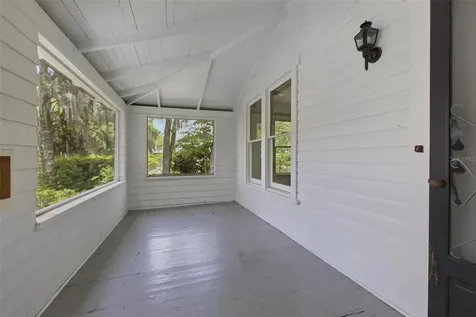 533 N Sans Souci Avenue Deland FL 32720