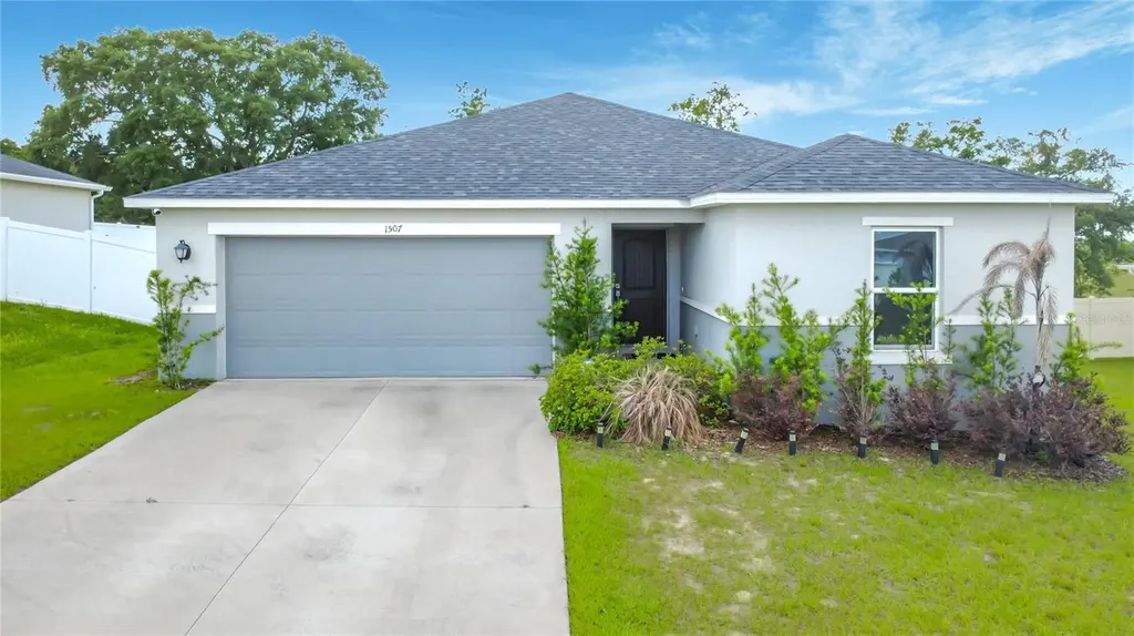 1507 Geranium Drive Mascotte FL 34753