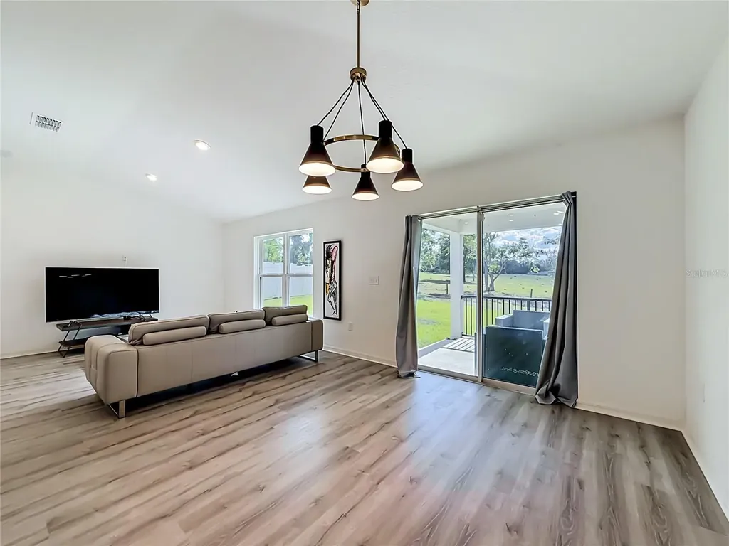 1507 Geranium Drive Mascotte FL 34753