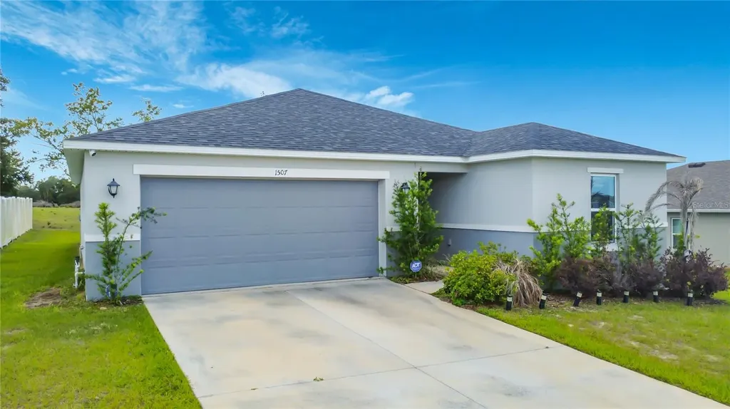 1507 Geranium Drive Mascotte FL 34753