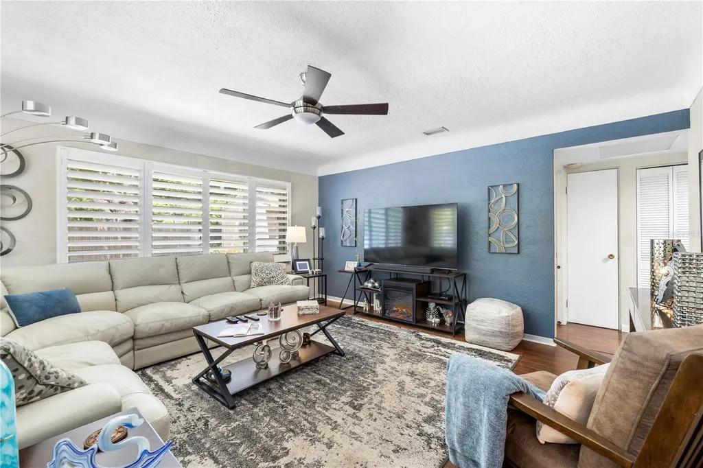 8187 23rd Avenue N St Petersburg FL 33710