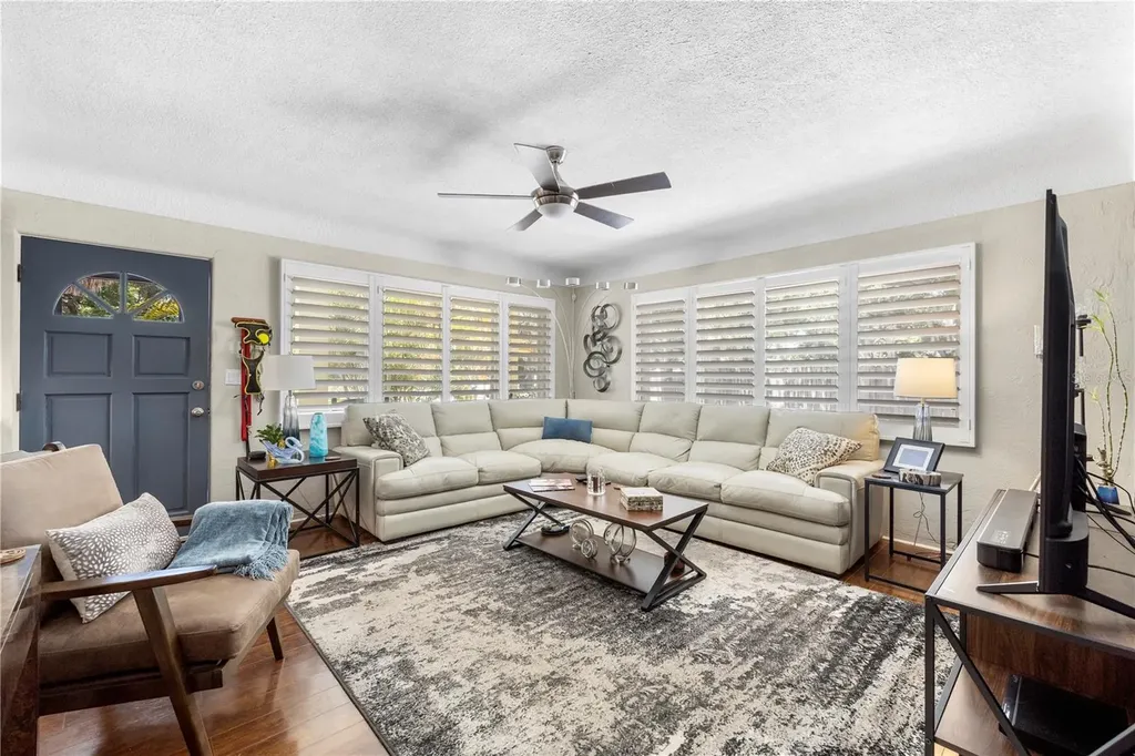 8187 23rd Avenue N St Petersburg FL 33710