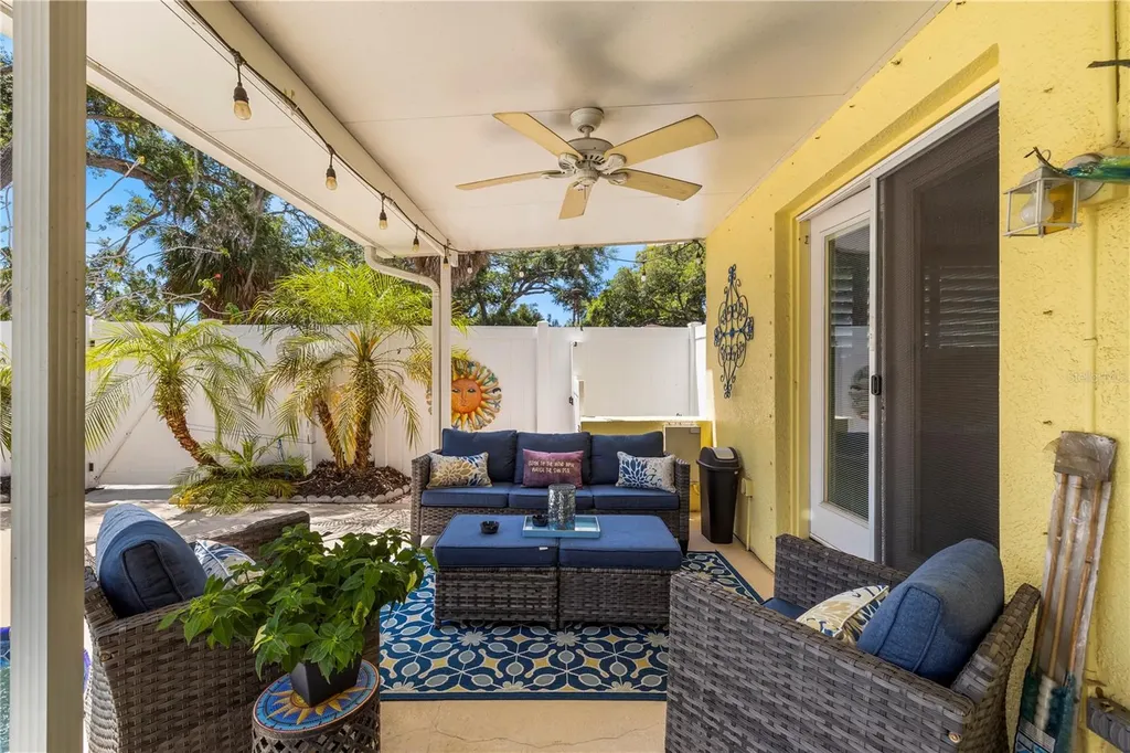 8187 23rd Avenue N St Petersburg FL 33710