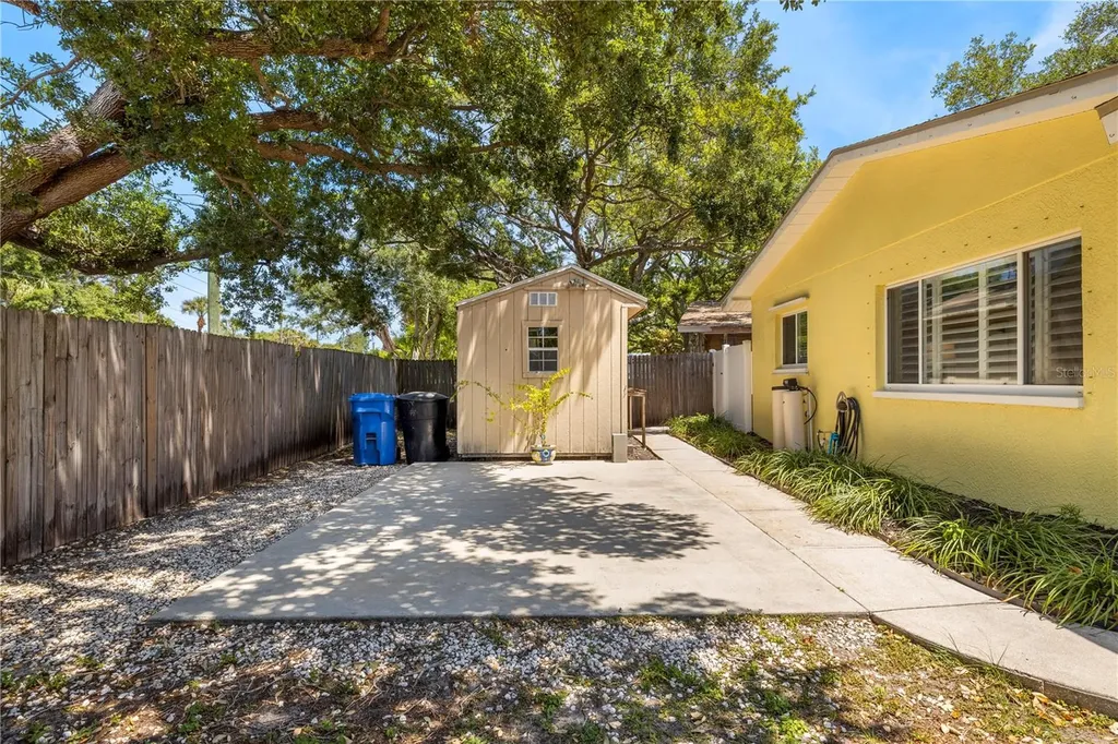 8187 23rd Avenue N St Petersburg FL 33710