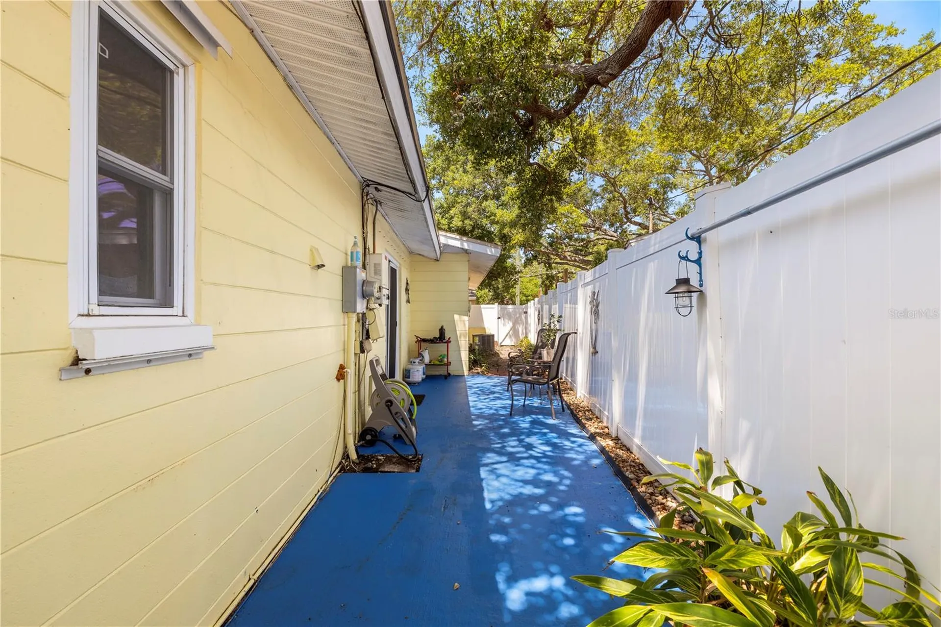8187 23rd Avenue N St Petersburg FL 33710