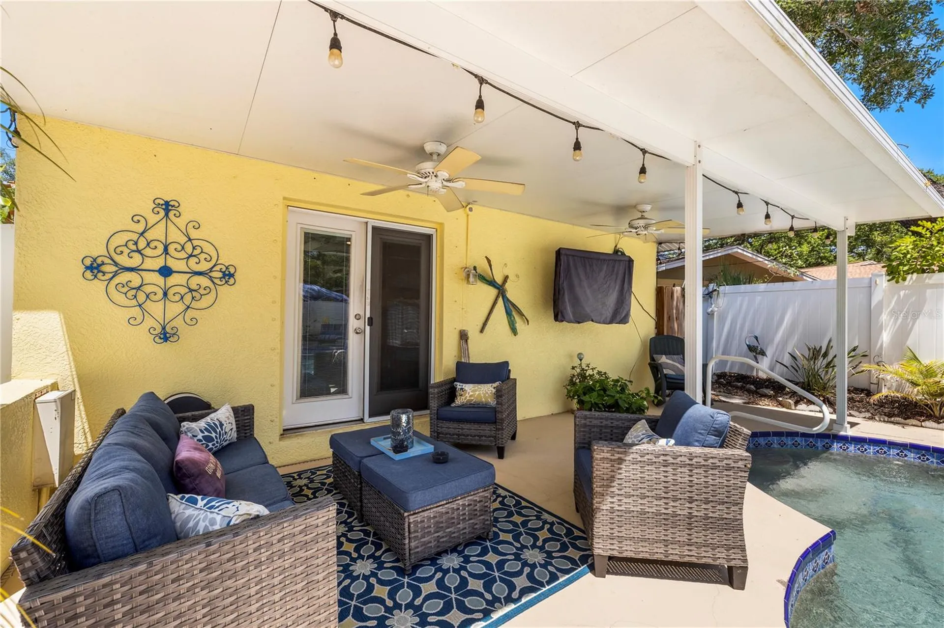 8187 23rd Avenue N St Petersburg FL 33710