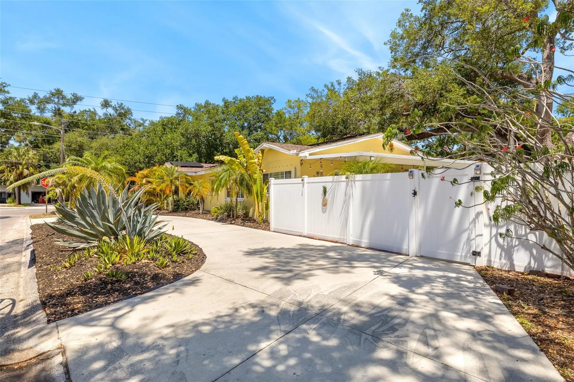 8187 23rd Avenue N St Petersburg FL 33710
