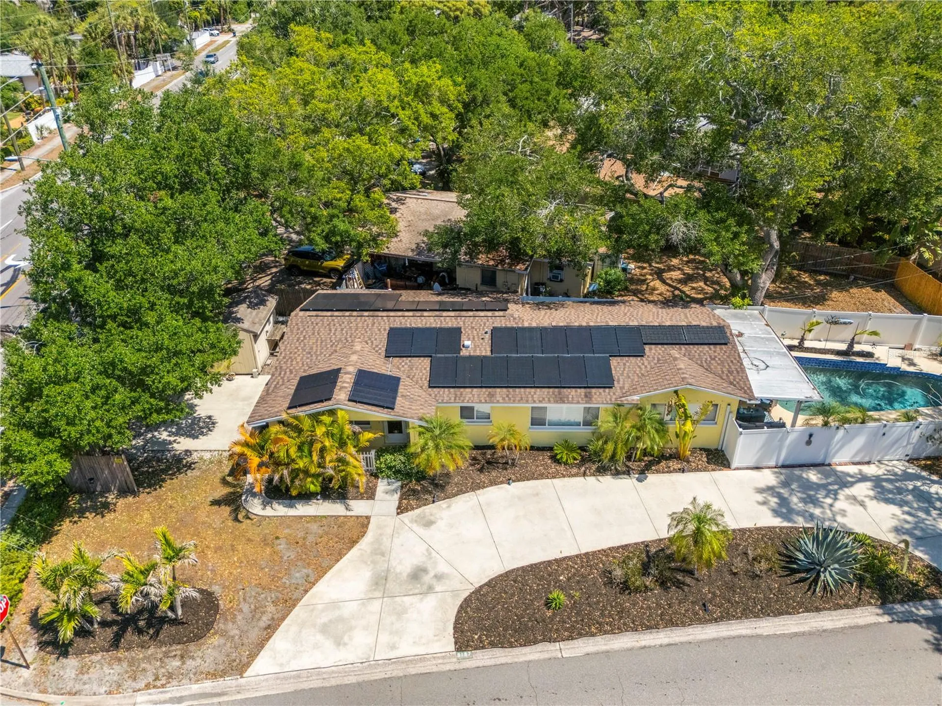 8187 23rd Avenue N St Petersburg FL 33710