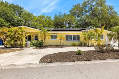 8187 23rd Avenue N St Petersburg FL 33710