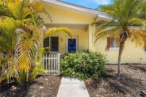 8187 23rd Avenue N St Petersburg FL 33710