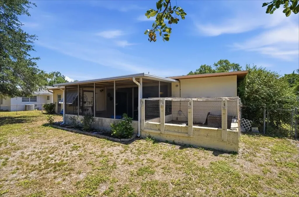 304 42nd Street W Bradenton FL 34209