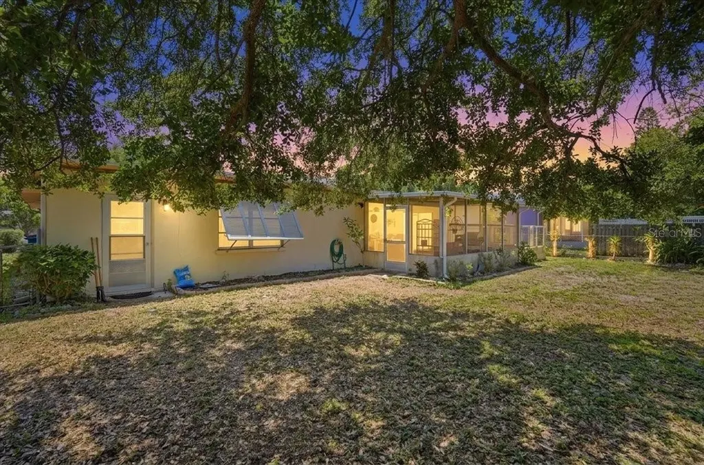 304 42nd Street W Bradenton FL 34209