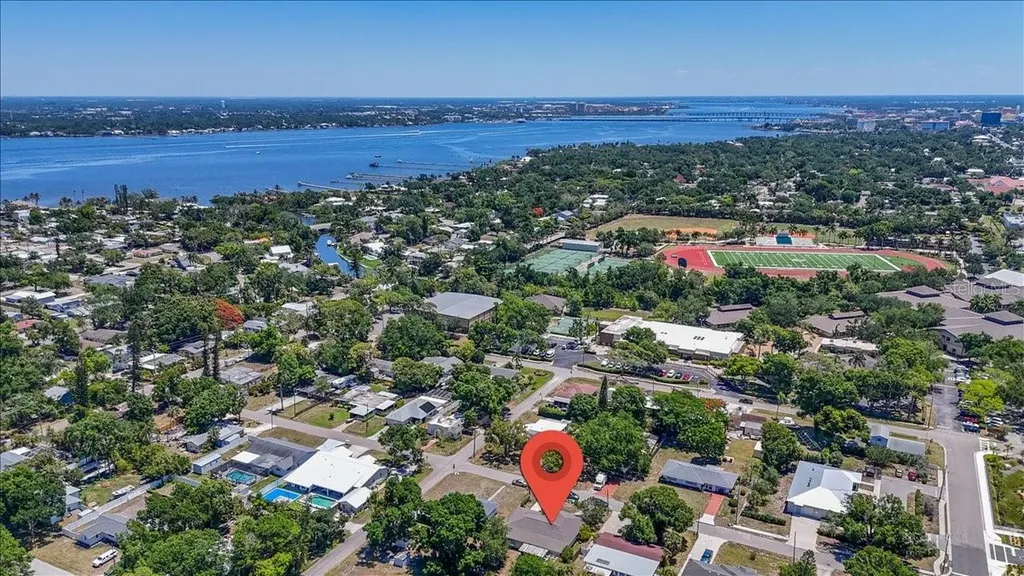 304 42nd Street W Bradenton FL 34209