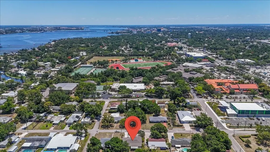304 42nd Street W Bradenton FL 34209