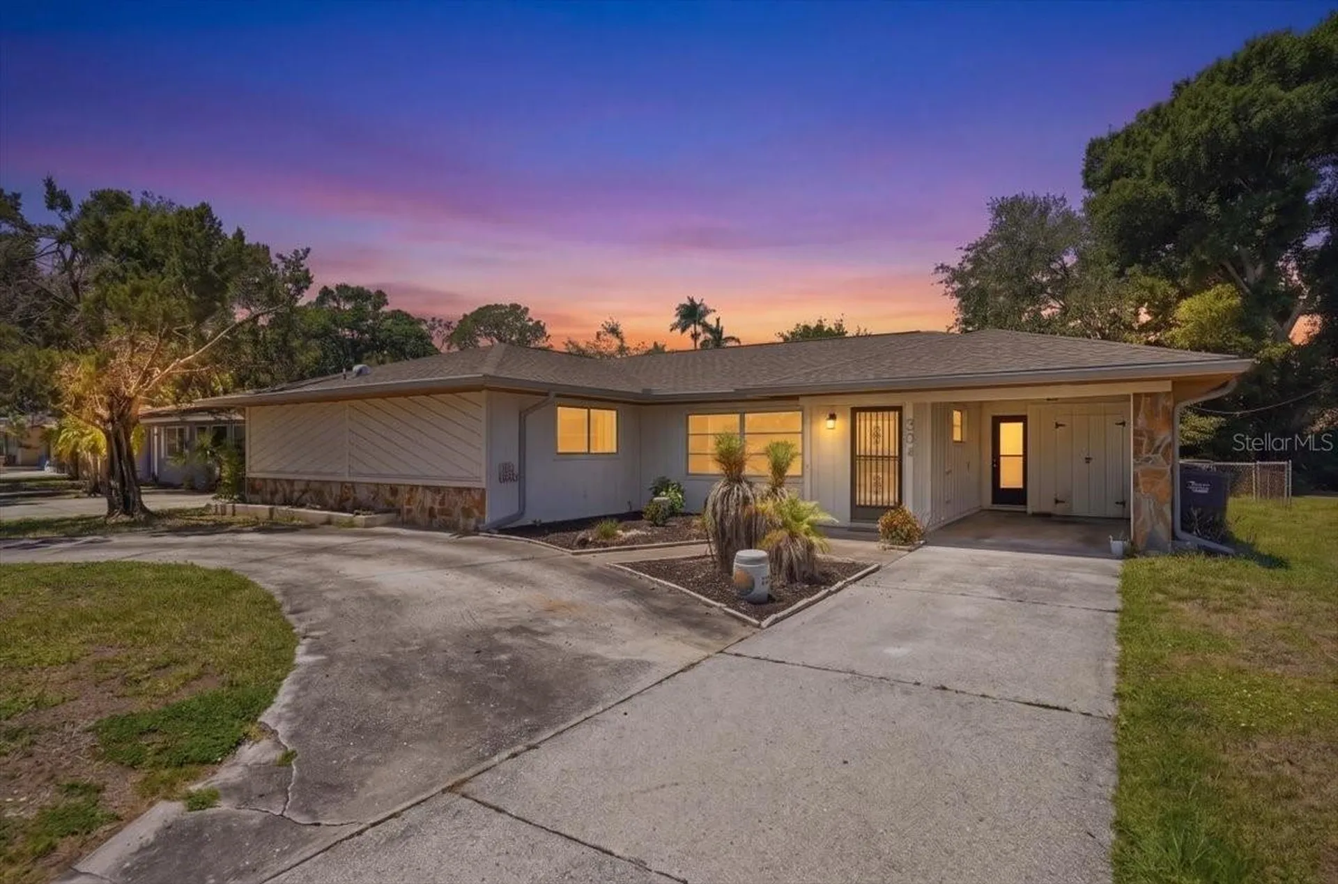 304 42nd Street W Bradenton FL 34209
