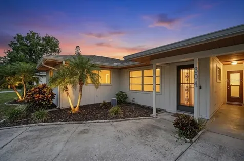 304 42nd Street W Bradenton FL 34209
