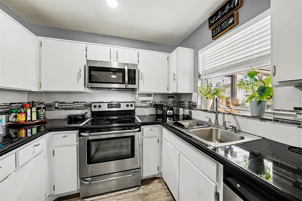 5106 Chatsworth Avenue Tampa FL 33625