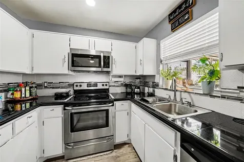 5106 Chatsworth Avenue Tampa FL 33625