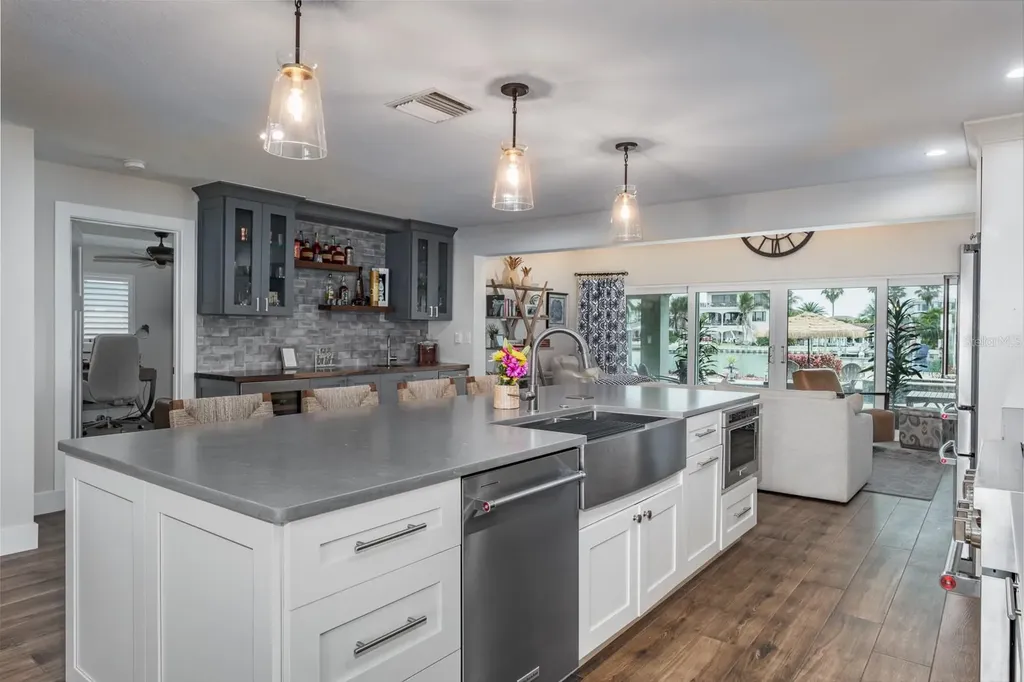 11400 8th Street E Treasure Island FL 33706
