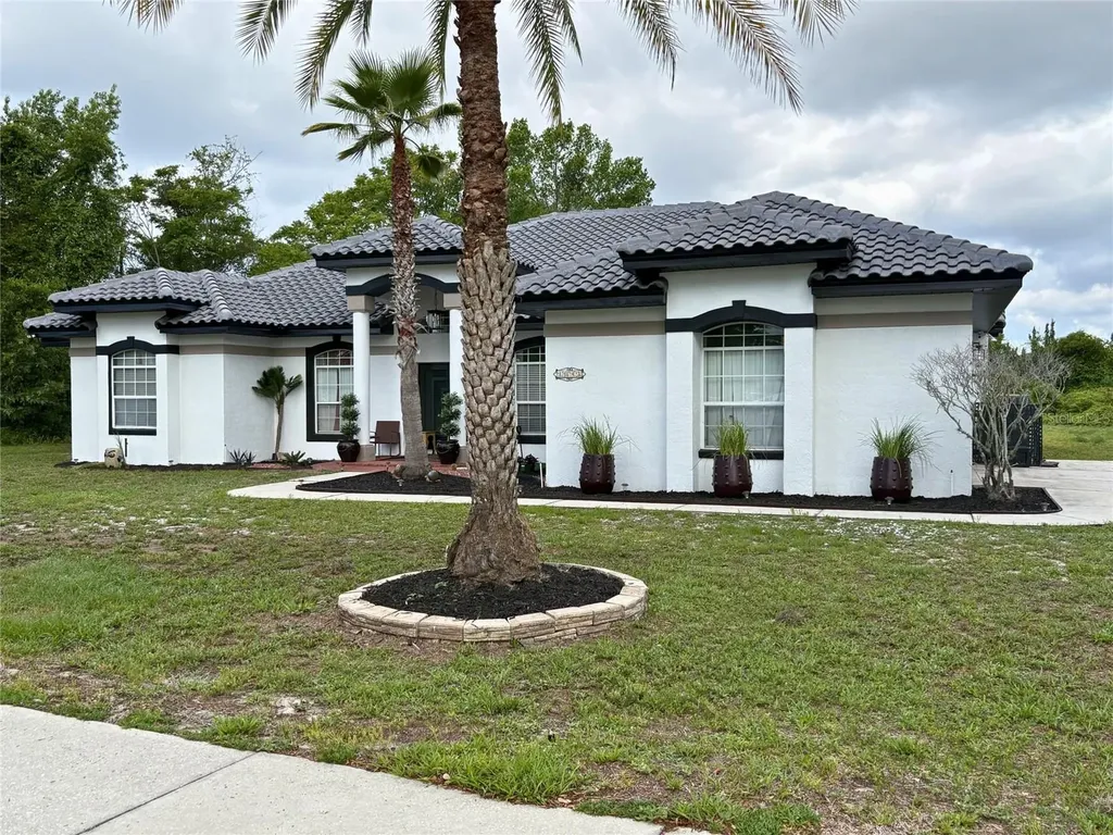 1043 W Seagate Drive Deltona FL 32725