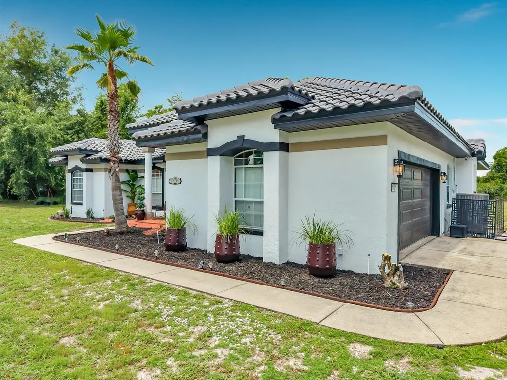 1043 W Seagate Drive Deltona FL 32725