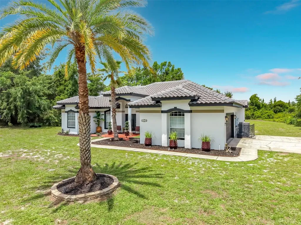 1043 W Seagate Drive Deltona FL 32725