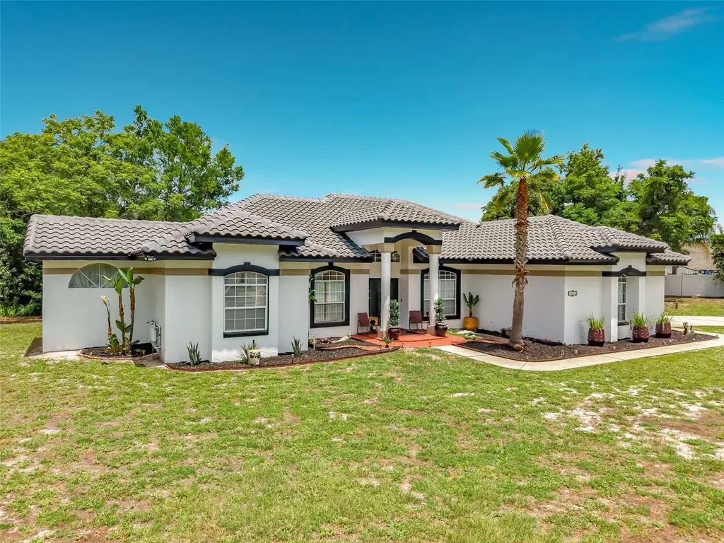 1043 W Seagate Drive Deltona FL 32725