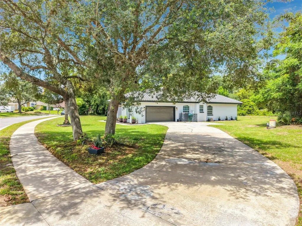 1043 W Seagate Drive Deltona FL 32725