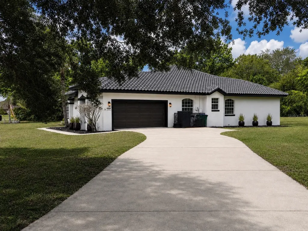 1043 W Seagate Drive Deltona FL 32725