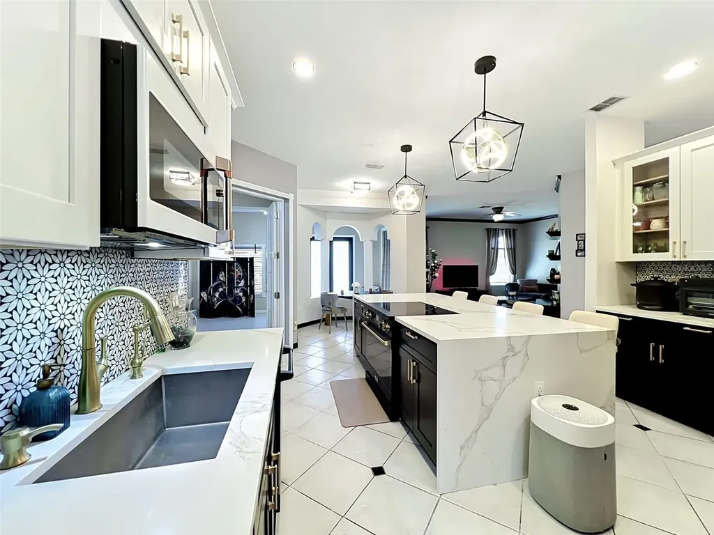 1043 W Seagate Drive Deltona FL 32725