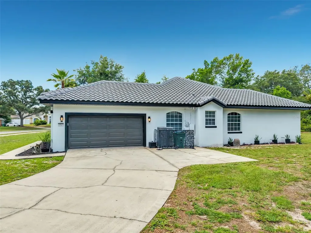 1043 W Seagate Drive Deltona FL 32725