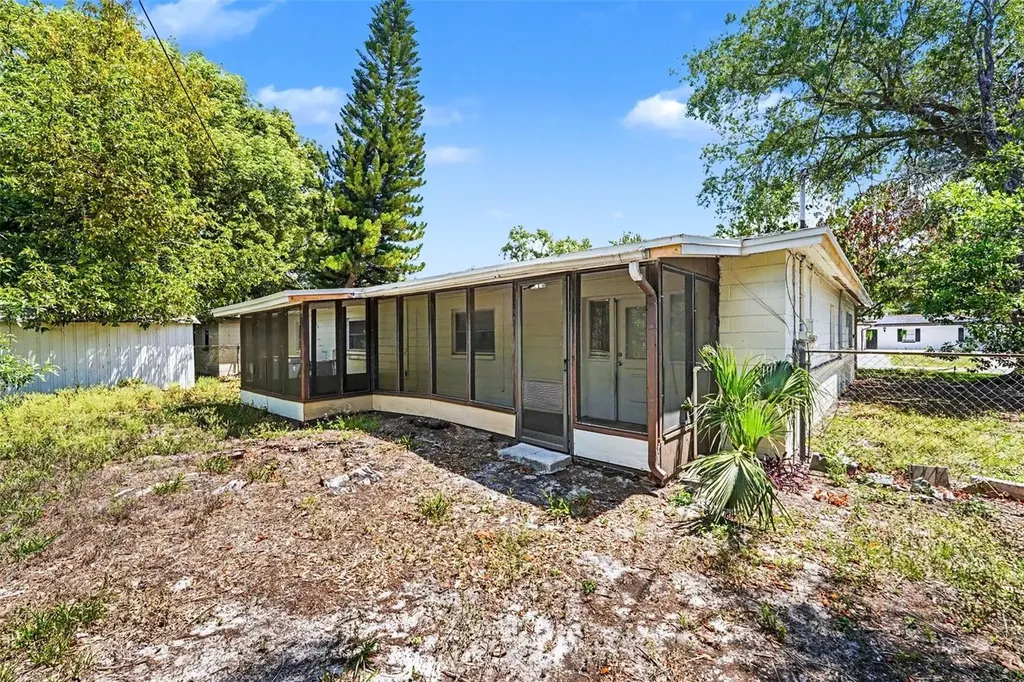 14706 Carnation Drive Tampa FL 33613