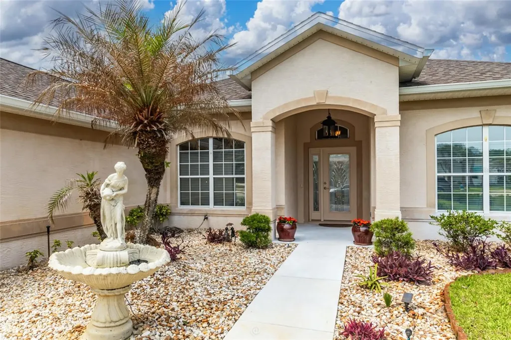 6 S Lakewalk Drive Palm Coast FL 32137