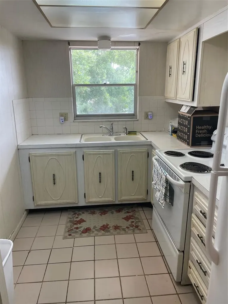 5880 38th Avenue N St Petersburg FL 33710