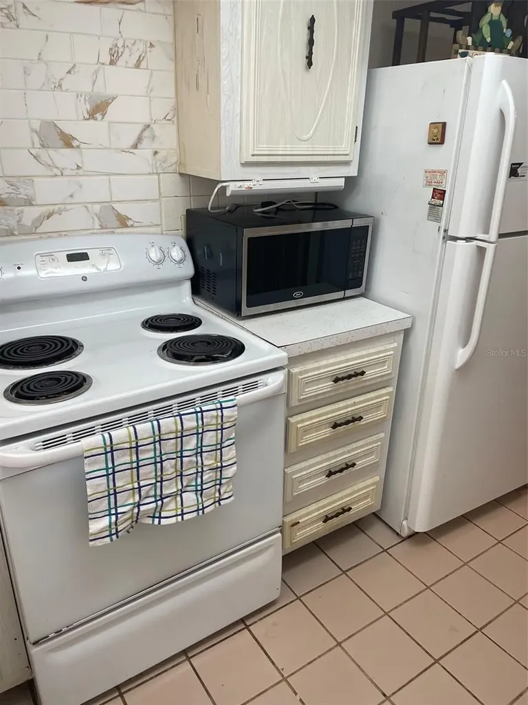 5880 38th Avenue N St Petersburg FL 33710