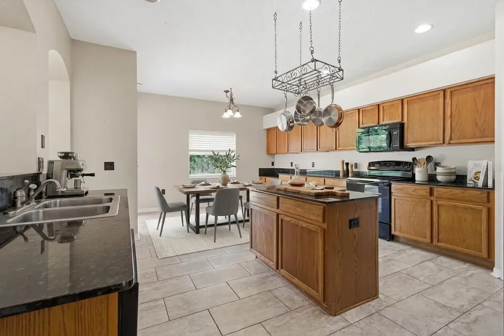 2631 Queen Alberta Drive Valrico FL 33596