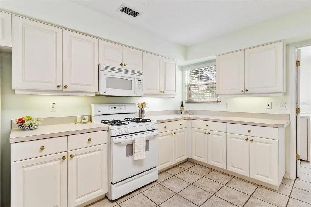 911 Beverly Harbors Drive Leesburg FL 34748