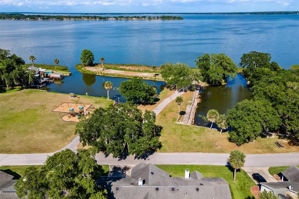 911 Beverly Harbors Drive Leesburg FL 34748