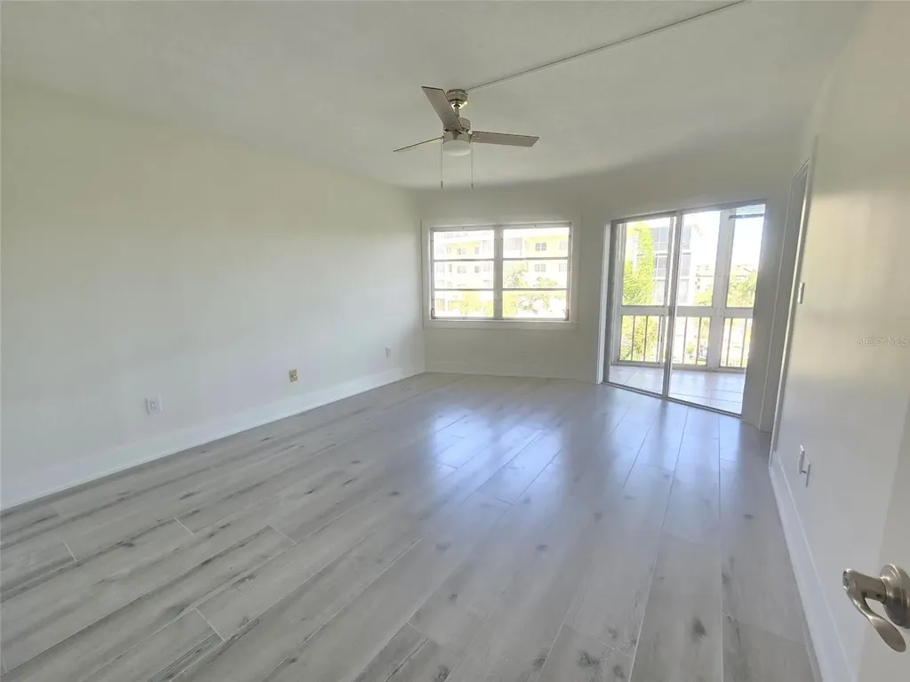 1300 N Portofino Drive Sarasota FL 34242