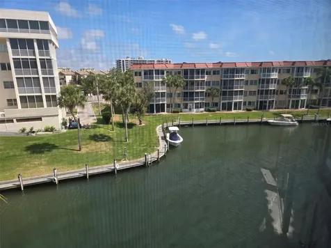 1300 N Portofino Drive Sarasota FL 34242