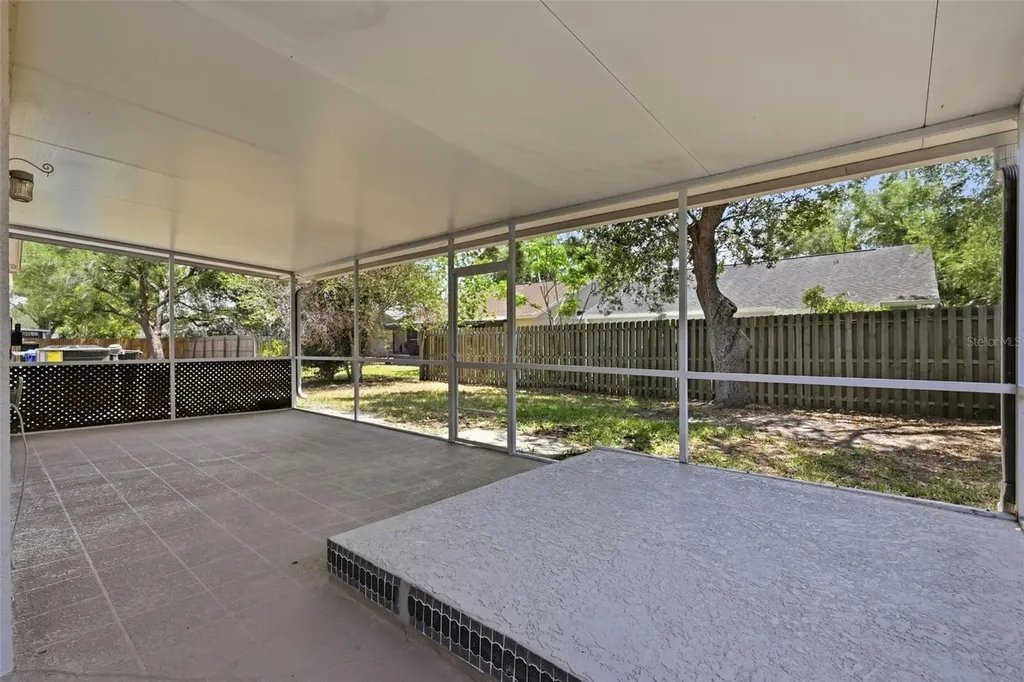1653 Portsmouth Lake Drive Brandon FL 33511